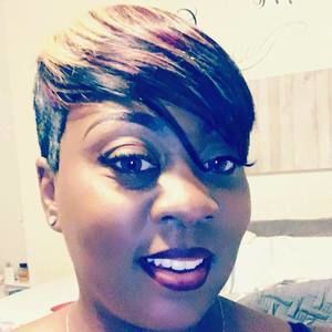 Meet your Posher, Denise